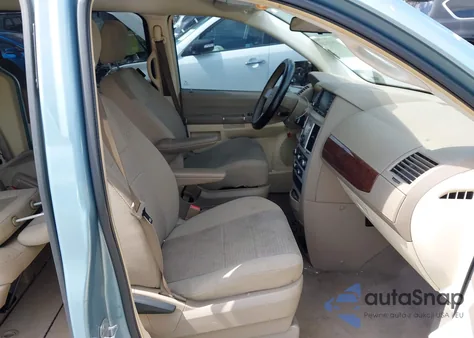 2010 Chrysler Town & Country Lx from USA, damaged, VIN 2A4RR4DE3AR142841